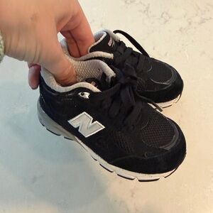New Balance Kids Black and Silver Lace-Up Sneakers